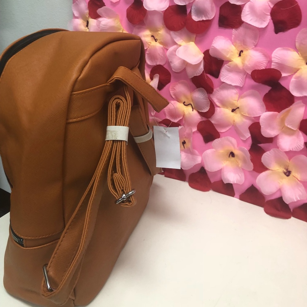 Backpack 🎒 color brown